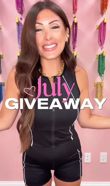 IT’S OUR JULY GIVEAWAY! Shark Facial Pro Glow At Home Facial System (arv $399.99) Giveaway